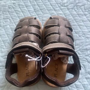 Children’s place boys sandals size 8